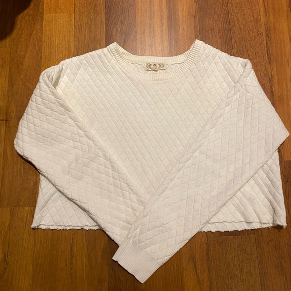 Cropped White Sweater - Picture 3 of 10